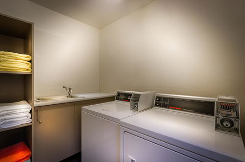 BEST WESTERN PLUS Travel Inn - Accommodation Burleigh 21