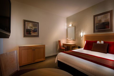 BEST WESTERN PLUS Travel Inn - Accommodation Burleigh 39