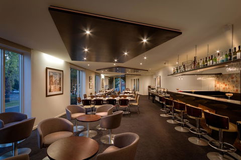 BEST WESTERN PLUS Travel Inn - Accommodation Burleigh 13
