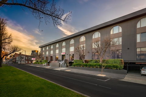 BEST WESTERN PLUS Travel Inn - Accommodation Burleigh 7