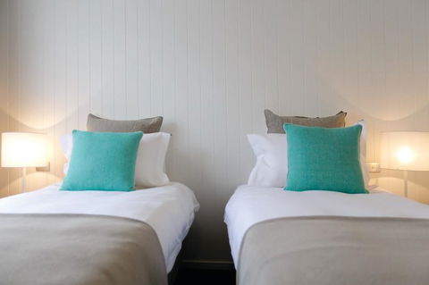 Lakes Edge Apartments - Accommodation Burleigh 5