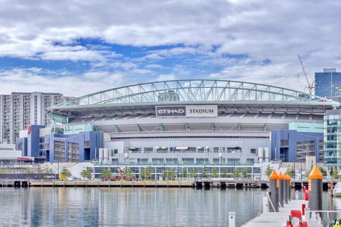 Pride Docklands Waterfront Apartment City View - Accommodation Burleigh 37