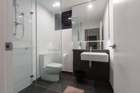 Doncaster Private Collection 2 Bed Townhouse@Pearl - Accommodation Burleigh 7