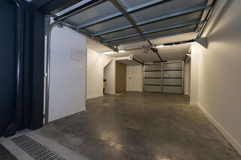 Doncaster Private Collection 2 Bed Townhouse@Pearl - Accommodation Burleigh 13