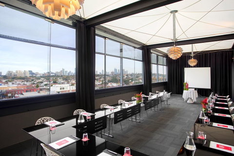 The Cullen Melbourne - Art Series - Accommodation Burleigh 25