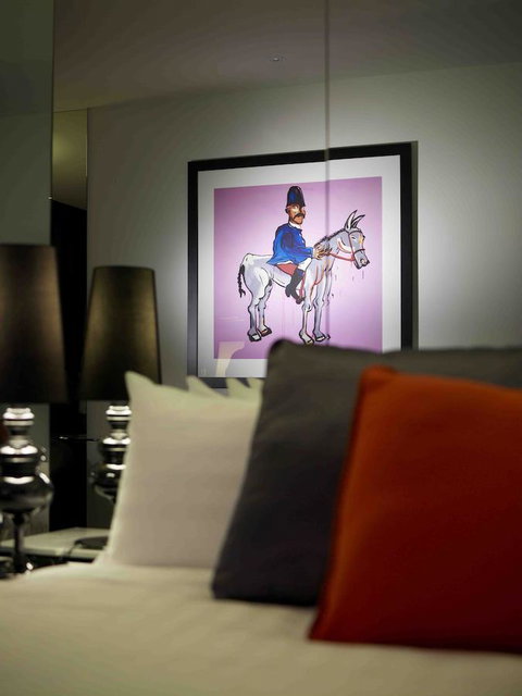 The Cullen Melbourne - Art Series - Accommodation Burleigh 10