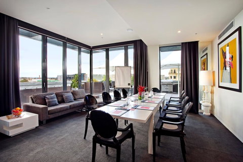 The Cullen Melbourne - Art Series - Accommodation Burleigh 21