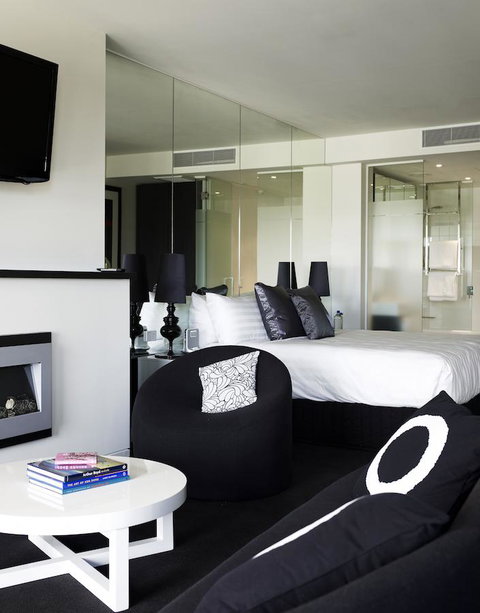 The Cullen Melbourne - Art Series - Accommodation Burleigh 26