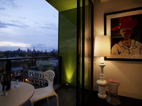 The Cullen Melbourne - Art Series - Accommodation Burleigh 14