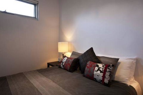 Battery Cove Beach Front Apartment - Accommodation Burleigh 13