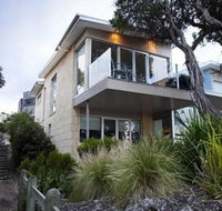 Battery Cove Beach Front Apartment - Accommodation Burleigh