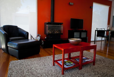 Battery Cove Beach Front Apartment - Accommodation Burleigh 10
