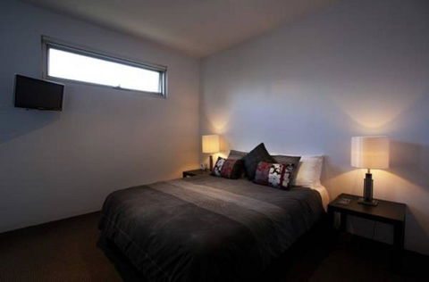 Battery Cove Beach Front Apartment - Accommodation Burleigh 7