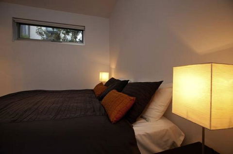Battery Cove Beach Front Apartment - Accommodation Burleigh 15