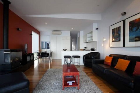 Battery Cove Beach Front Apartment - Accommodation Burleigh 8