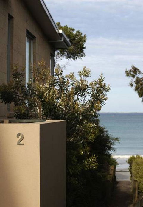 Battery Cove Beach Front Apartment - Accommodation Burleigh 17