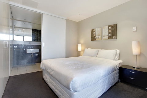 Corporate Keys - Freshwater Place - Accommodation Burleigh 27
