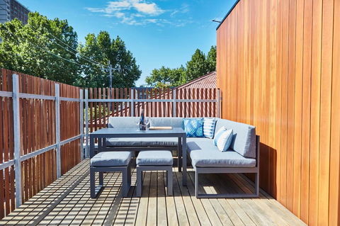 Richmond Â· 3 Level Architecturally Designed Richmond House - Accommodation Burleigh 14