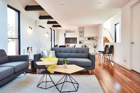 Richmond Â· 3 Level Architecturally Designed Richmond House - Accommodation Burleigh 0