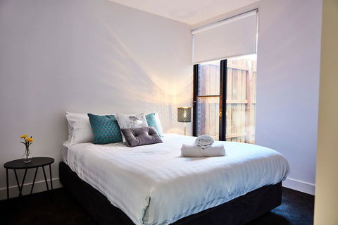 Richmond Â· 3 Level Architecturally Designed Richmond House - Accommodation Burleigh 10
