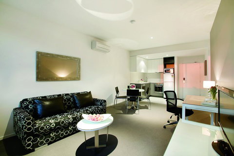 Punthill Oakleigh - Accommodation Burleigh 5