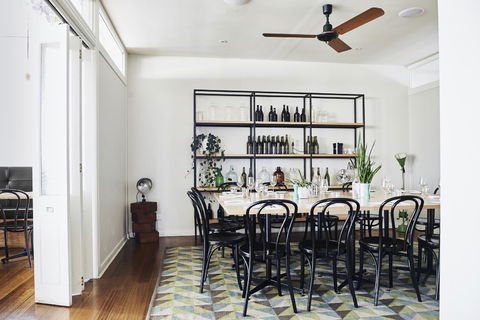 Plough Hotel - Accommodation Burleigh 15