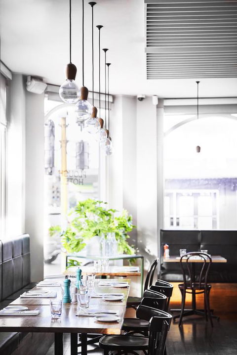 Plough Hotel - Accommodation Burleigh 18