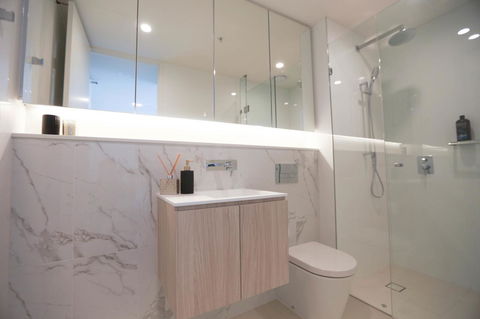 Box Hill 2 Bedroom Apt (La Maison) 02 - Accommodation Burleigh 4