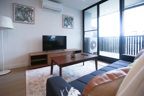Box Hill 2 Bedroom Apt (La Maison) 02 - Accommodation Burleigh 2