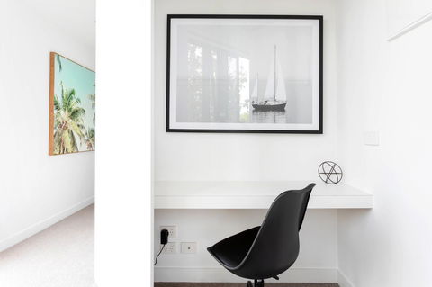 Modern Apartment In The Heart Of St Kilda - Accommodation Burleigh 2