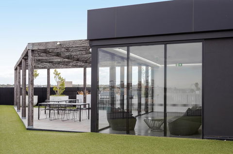 Modern Apartment In The Heart Of St Kilda - Accommodation Burleigh 16