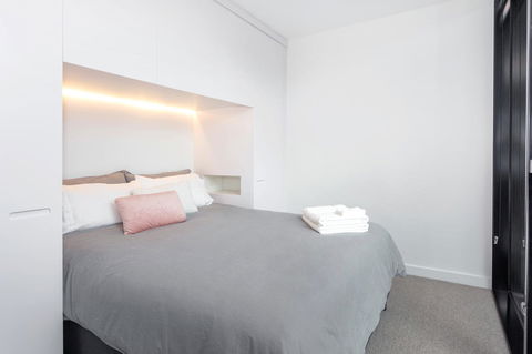 Modern Apartment In The Heart Of St Kilda - Accommodation Burleigh 11