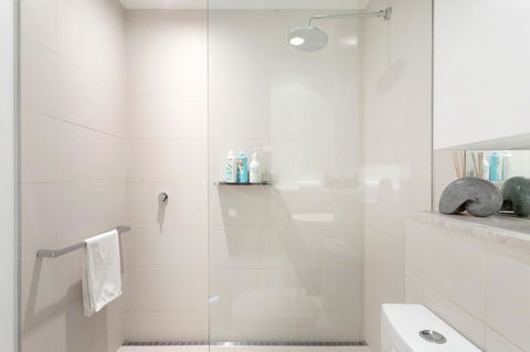 Modern Apartment In The Heart Of St Kilda - Accommodation Burleigh 15