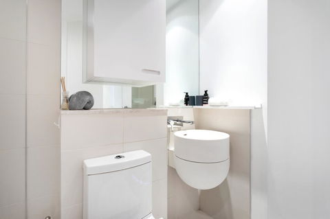 Modern Apartment In The Heart Of St Kilda - Accommodation Burleigh 14