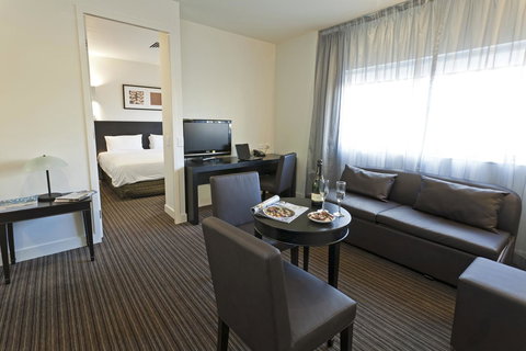 Causeway 353 Hotel - Accommodation Burleigh 10