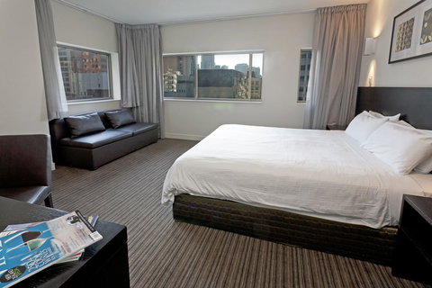Causeway 353 Hotel - Accommodation Burleigh 34