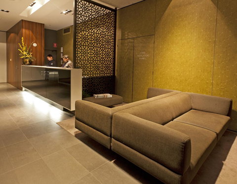 Causeway 353 Hotel - Accommodation Burleigh 13