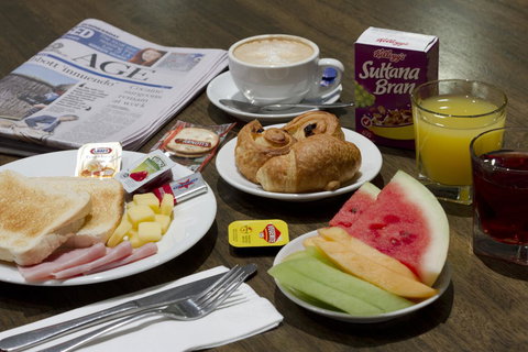 Causeway 353 Hotel - Accommodation Burleigh 18