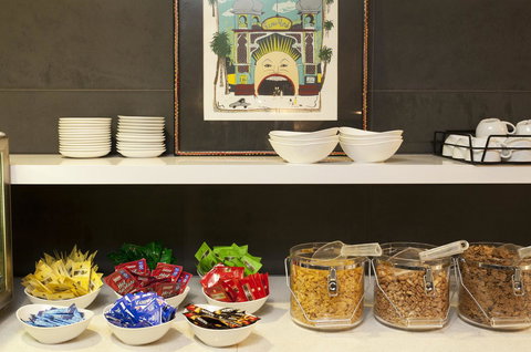 Causeway 353 Hotel - Accommodation Burleigh 17