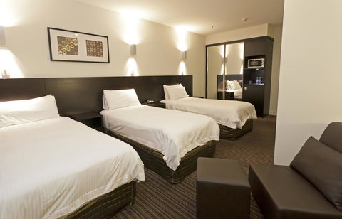 Causeway 353 Hotel - Accommodation Burleigh 21