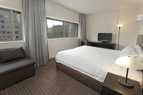 Causeway 353 Hotel - Accommodation Burleigh 22