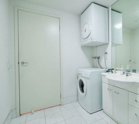 Premier Stays Melbourne - Accommodation Burleigh 10