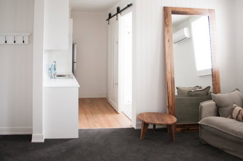 Anchor Geelong - Accommodation Burleigh 8