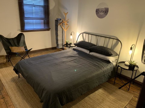 Central Club Hotel - Accommodation Burleigh 1
