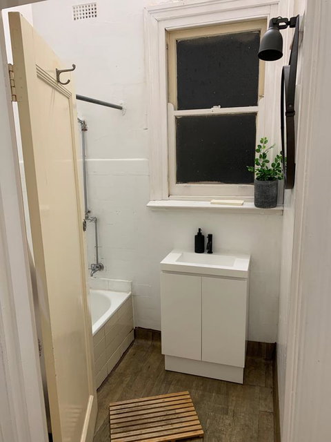 Central Club Hotel - Accommodation Burleigh 23