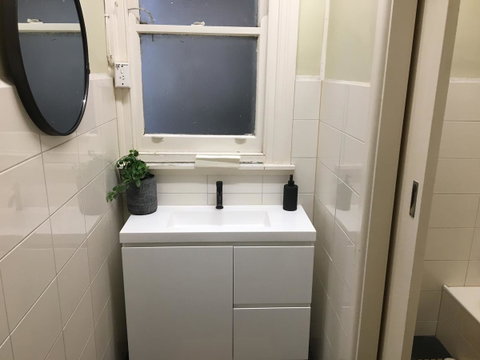 Central Club Hotel - Accommodation Burleigh 21