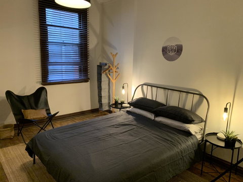 Central Club Hotel - Accommodation Burleigh 0