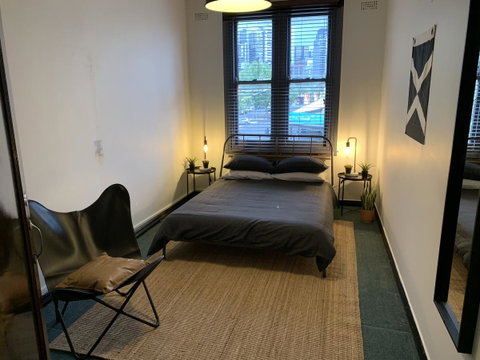 Central Club Hotel - Accommodation Burleigh 5
