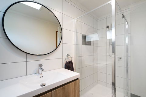 Uptown Frankston - Accommodation Burleigh 11