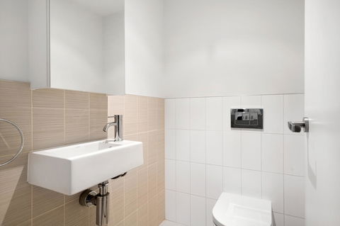 Premier Stays Melbourne - Accommodation Burleigh 12